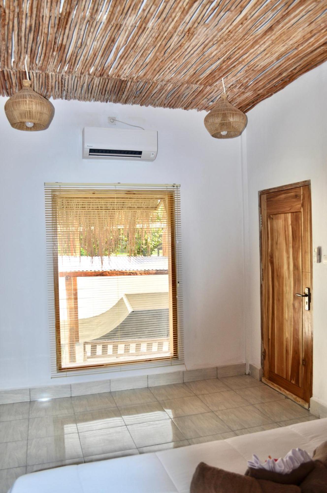 Ripbowl Guest House Selong Belanak Ngoại thất bức ảnh